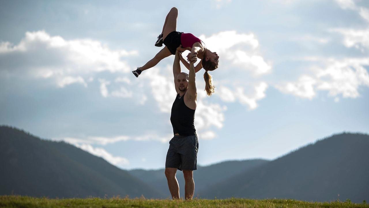 Human The World Within İzle